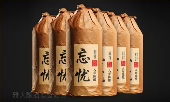 「酒廠(chǎng)釀酒設(shè)備」除光瓶外 這幾種常見(jiàn)的白酒包裝也要知道！4