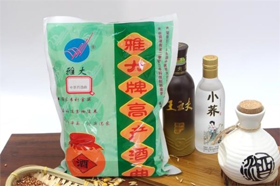 用小型酒廠設(shè)備釀制的清香型小曲原漿酒到底有什么魅力?-05 用小型酒廠設(shè)備釀制的清香型小曲原漿酒到底有什么魅力?-05
