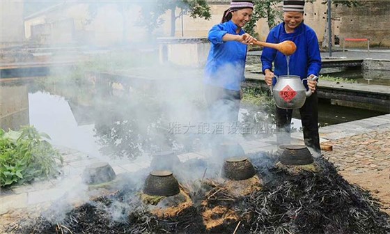 9步用專業(yè)釀酒設(shè)備做出傳統(tǒng)江西客家米酒,客家米酒傳統(tǒng)老工藝-07 9步用專業(yè)釀酒設(shè)備做出傳統(tǒng)江西客家米酒,客家米酒傳統(tǒng)老工藝-07