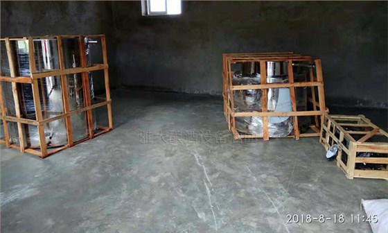 31-20年老師傅用雅大小型酒廠釀酒設備、地缸釀出“干凈的酒”1 31-20年老師傅用雅大小型酒廠釀酒設備、地缸釀出“干凈的酒”1