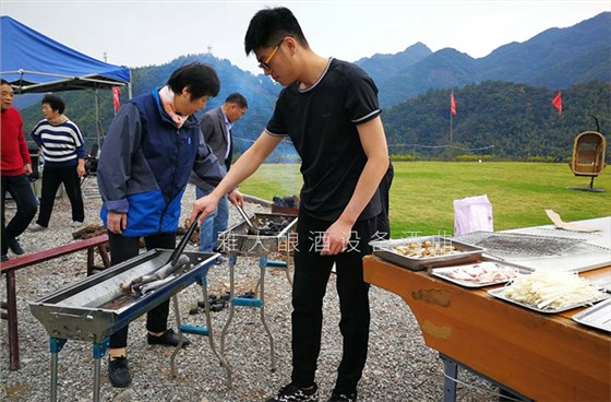 莊園燒烤區(qū) 莊園燒烤區(qū)
