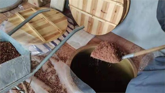 用白酒釀酒設備釀酒過程中加水屬于造假嗎? 1 用白酒釀酒設備釀酒過程中加水屬于造假嗎? 1