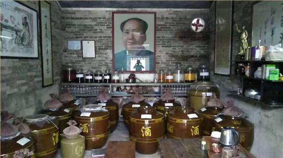 3-26 這樣熱氣騰騰的蒸餾釀酒設備做酒場面,你的家鄉還能看到嗎? 4 3-26 這樣熱氣騰騰的蒸餾釀酒設備做酒場面,你的家鄉還能看到嗎? 4