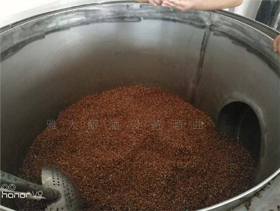 傳統釀酒人迷戀手工釀酒40年換小型釀酒設備藝更精 3