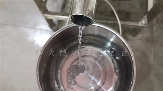白酒釀造設備釀造的清香小曲酒要怎么品?釀酒老師傅說出實情! 5 白酒釀造設備釀造的清香小曲酒要怎么品?釀酒老師傅說出實情! 5