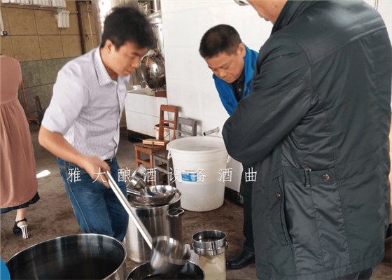 現蒸現賣的散裝純糧酒坊