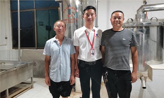 他引起白酒釀造設(shè)備，返鄉(xiāng)當(dāng)起釀酒師，致富路上酒香四溢 8