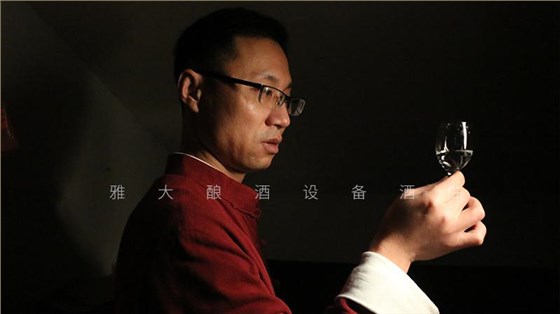 時間賦予白酒不可復制的特征,也給蒸餾釀酒設備酒坊帶來更多利潤1 時間賦予白酒不可復制的特征,也給蒸餾釀酒設備酒坊帶來更多利潤1