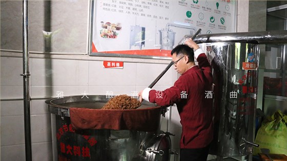 時間賦予白酒不可復制的特征,也給蒸餾釀酒設備酒坊帶來更多利潤2 時間賦予白酒不可復制的特征,也給蒸餾釀酒設備酒坊帶來更多利潤2
