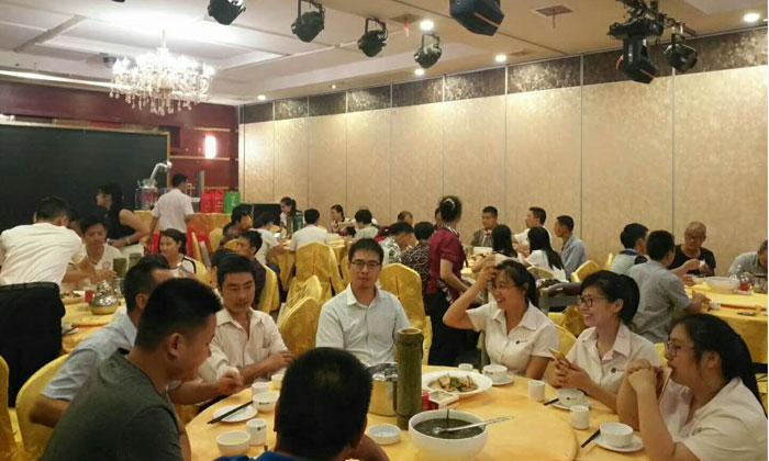 「白酒生產設備」2018年春節喝酒如何避免口渴、吃撐！