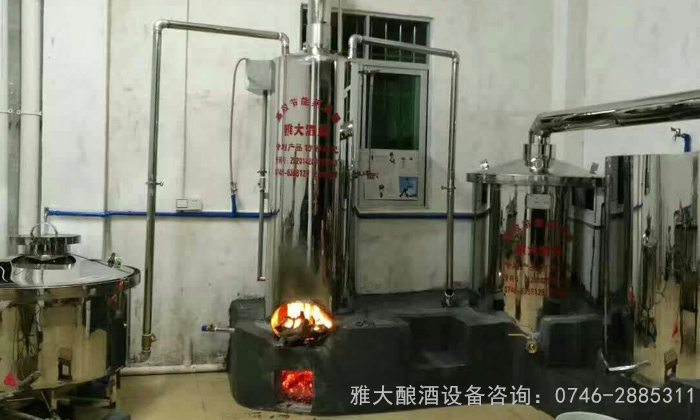 用雅大白酒生產(chǎn)設(shè)備時(shí)，為什么建議緩火蒸酒，大火追尾？