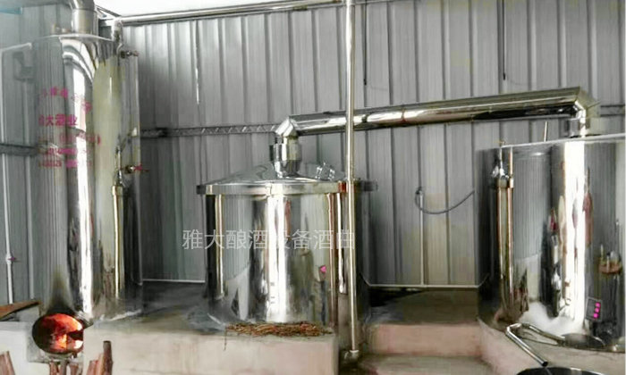 白酒生產設備蒸餾過程中將酒糟味帶入酒中，怎么辦？2