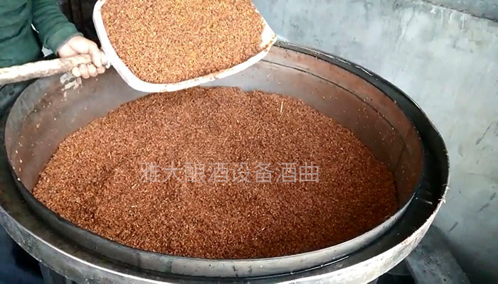 電加熱釀酒設備做酒,如何利用陳釀調味酒增加白酒口感?-05-高粱釀酒蒸酒串蒸 電加熱釀酒設備做酒,如何利用陳釀調味酒增加白酒口感?-05-高粱釀酒蒸酒串蒸