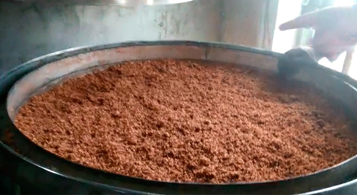 用全套釀酒設(shè)備蒸餾,裝甑時為什么要“輕撒勻鋪”?-02 用全套釀酒設(shè)備蒸餾,裝甑時為什么要“輕撒勻鋪”?-02