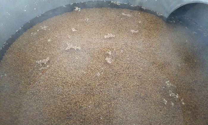 釀酒用水中帶入一些產生苦味的無機鹽 釀酒用水中帶入一些產生苦味的無機鹽