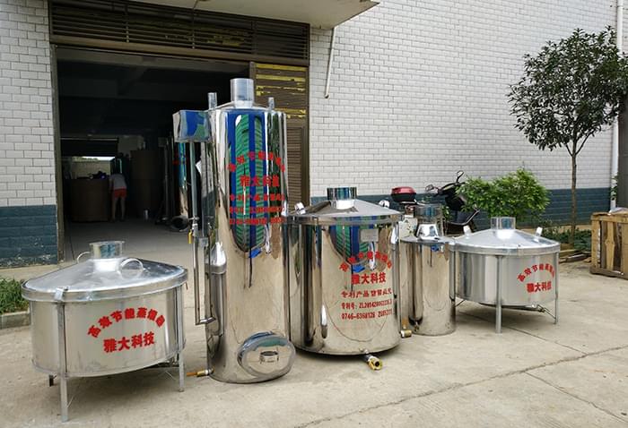 ▲ 泰國客戶吳先生為釀酒廠訂購的釀酒設(shè)備 ▲ 泰國客戶吳先生為釀酒廠訂購的釀酒設(shè)備