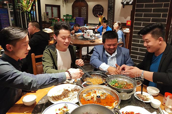 95后，小曾做事果斷，敢闖敢拼