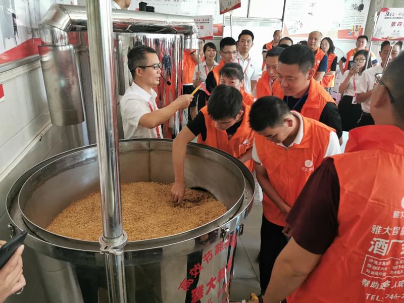 用糧食釀酒設備開酒坊,白酒賣10塊錢一斤賺錢嗎? 3 用糧食釀酒設備開酒坊,白酒賣10塊錢一斤賺錢嗎? 3