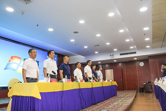 會議在嘹亮的國歌聲中開啟 會議在嘹亮的國歌聲中開啟