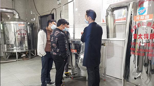 煙酒茶行老板用電加熱釀酒設備開酒坊,還是純糧酒市場大 3 煙酒茶行老板用電加熱釀酒設備開酒坊,還是純糧酒市場大 3