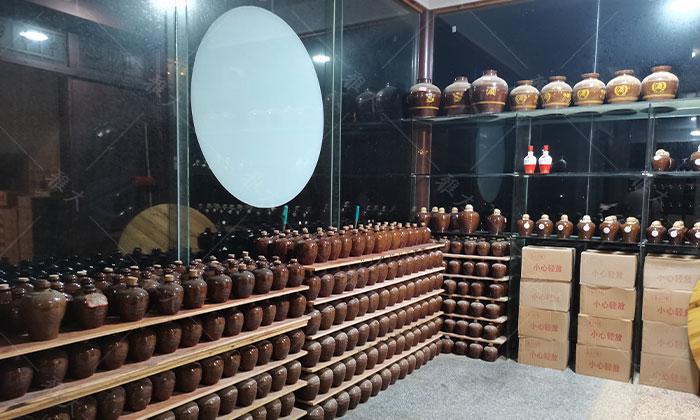 他引起白酒釀造設備,返鄉當起釀酒師,致富路上酒香四溢 12 他引起白酒釀造設備,返鄉當起釀酒師,致富路上酒香四溢 12