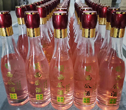 常大哥用不銹鋼釀酒設備做西瓜酒，“花樣”賺錢