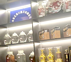 是什么讓他放棄幾十萬的工作，返鄉用不銹鋼釀酒設備開酒坊？