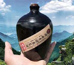 引進烤酒設(shè)備開酒坊，打造藏族特色青稞酒產(chǎn)業(yè)！